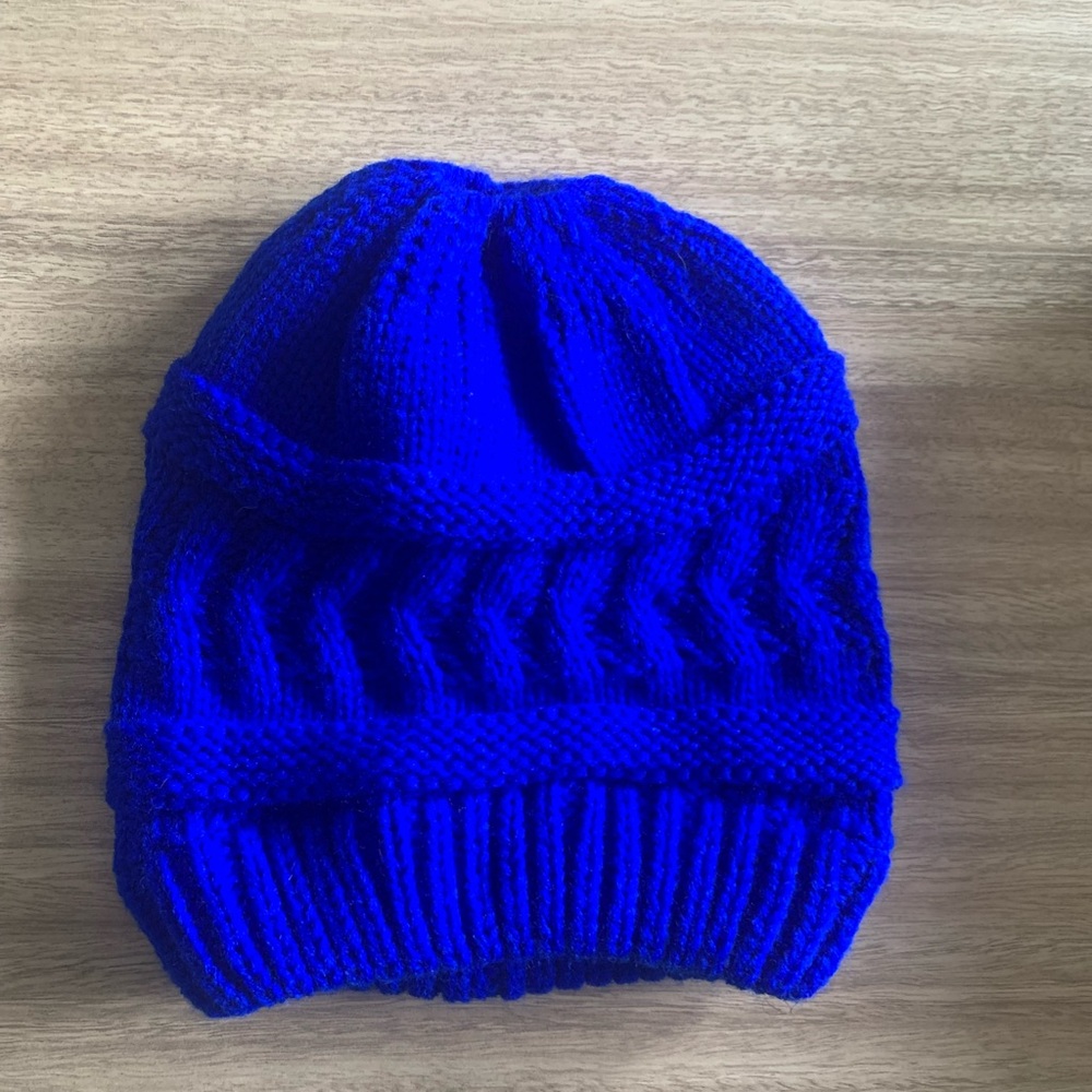 Vibrant Blue Chevron Knit Soft Beanie Winter Hat W/ Ponytail Hole Skull OS NWOT